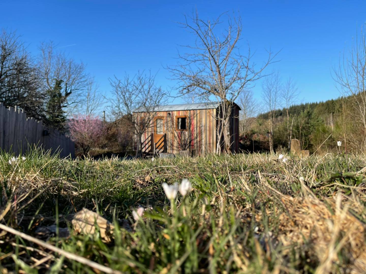 Choisissez votre chambre ou dormez dans une roulotte !