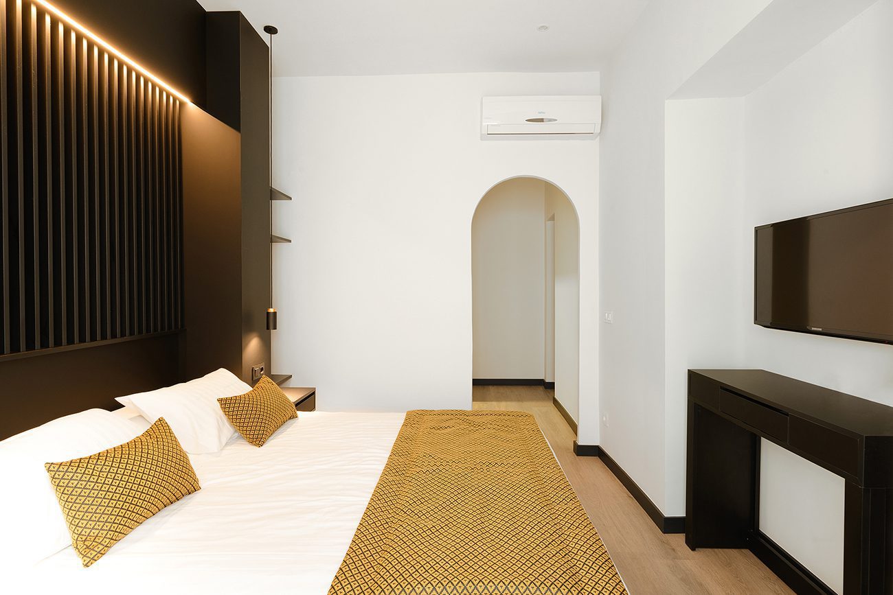 03 – Balcony Room