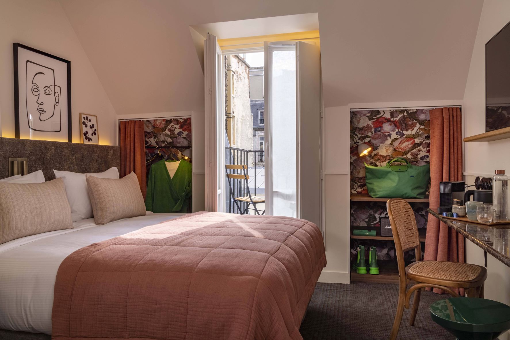 2 – Very Bonne Chambre avec balcon (sur dispo)-compressed