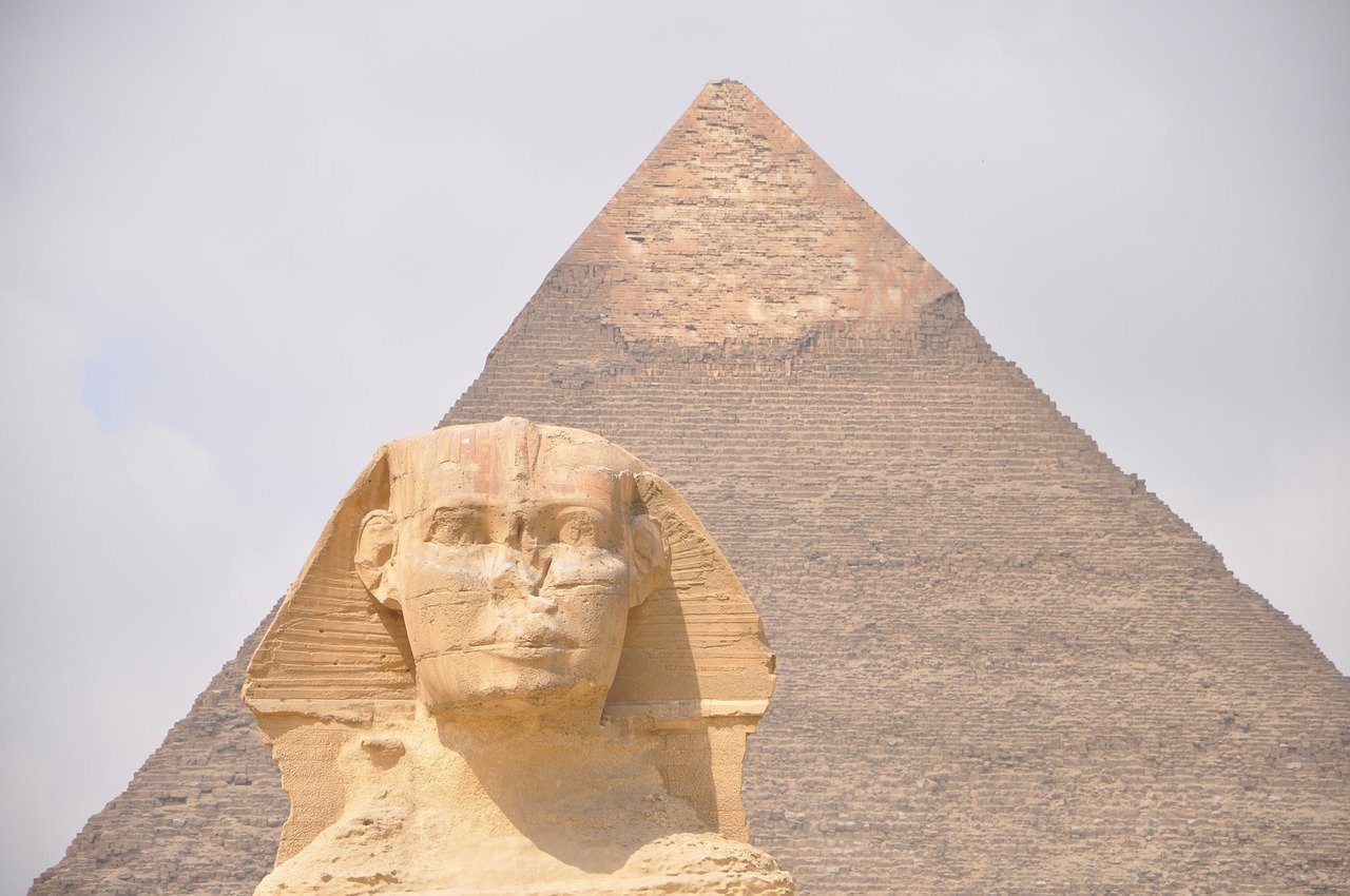 Temps de l’année de faire les Pyramides de Gizeh