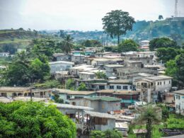 Une visite du Gabon débute à Libreville, capitale du pays