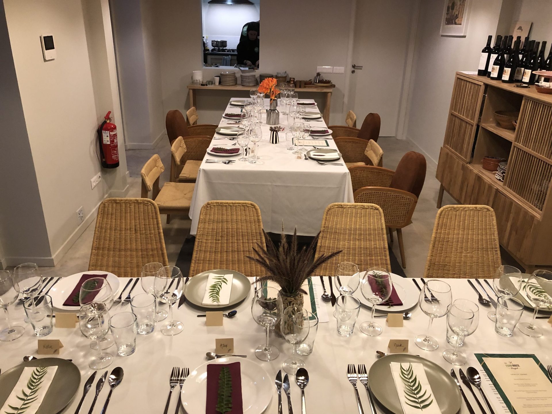 Example of table eating arrangements