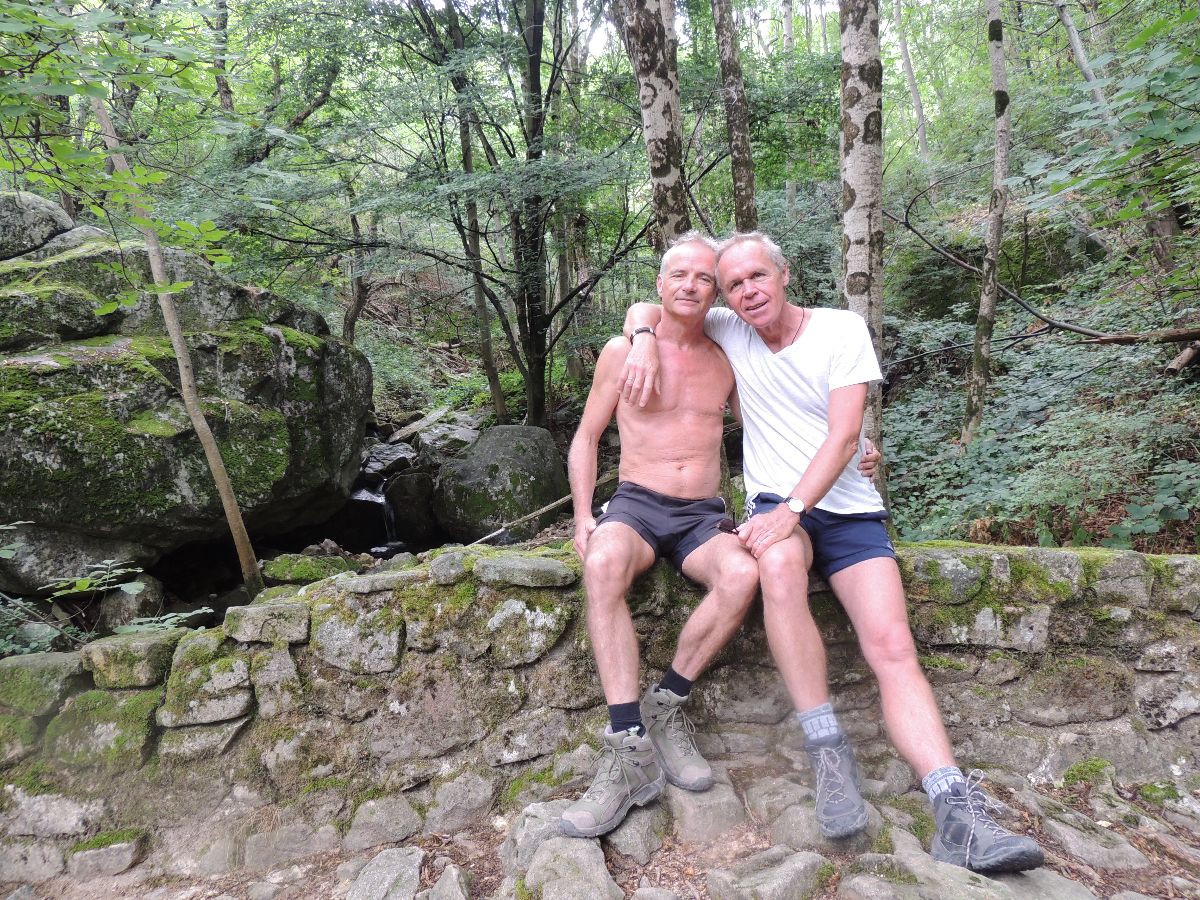 Le Jabadao est une maison d'hôtes gay proche de Nîmes dans le Gard. La maison d'hôtes Le Jabadao est 100% gay men only à Nîmes.