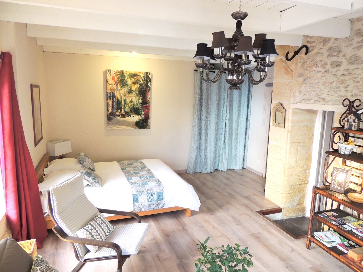 Le Jabadao est une maison d'hôtes gay proche de Nîmes dans le Gard. La maison d'hôtes Le Jabadao est 100% gay men only à Nîmes.