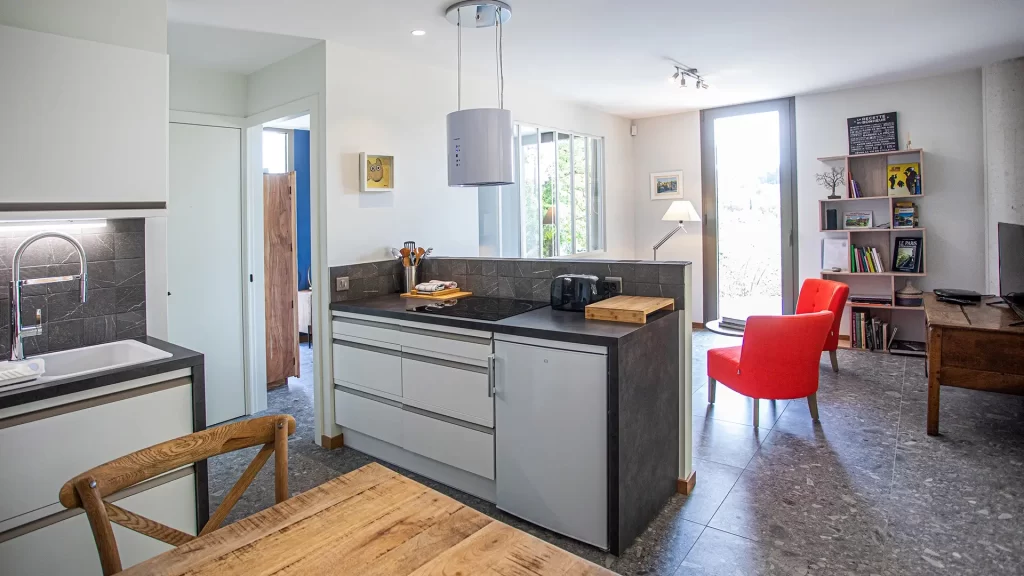 Gîte de la Maison Chassel est une maison d'hôtes gay friendly proche de Montélimar à Balazuc dans le Drôme