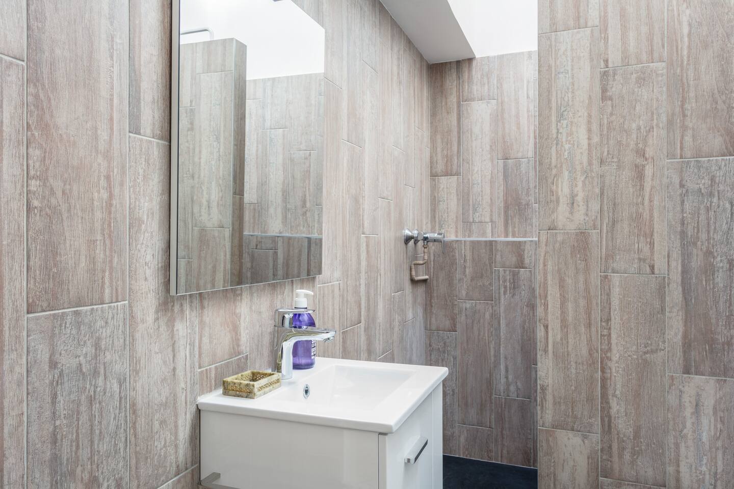 f67261e6-2c88-4233-84fd-2751ed9e7fb8