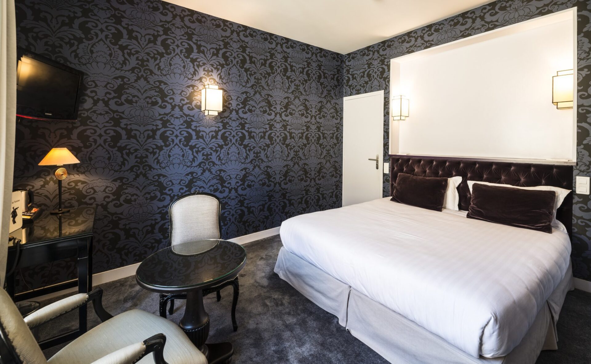 Antoine-Cardi_11-2020_hôtel-Le-Tribunal_-25min-2048×1263