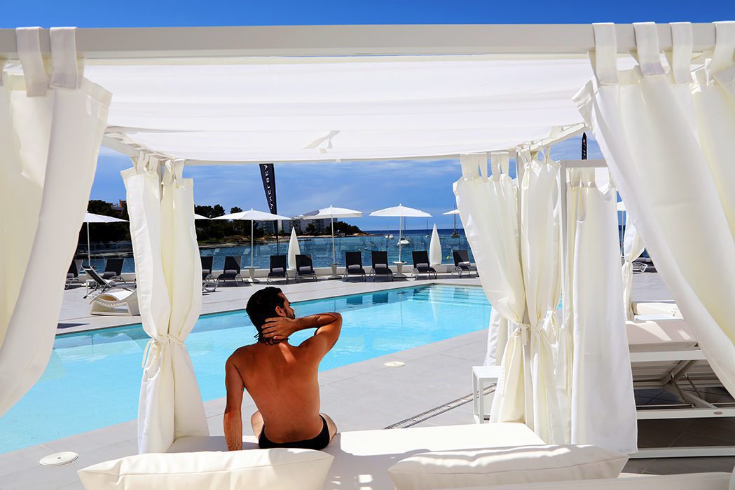 Axel Beach Ibiza est un hôtel gay et lesbienne à Ibiza proche de la plage