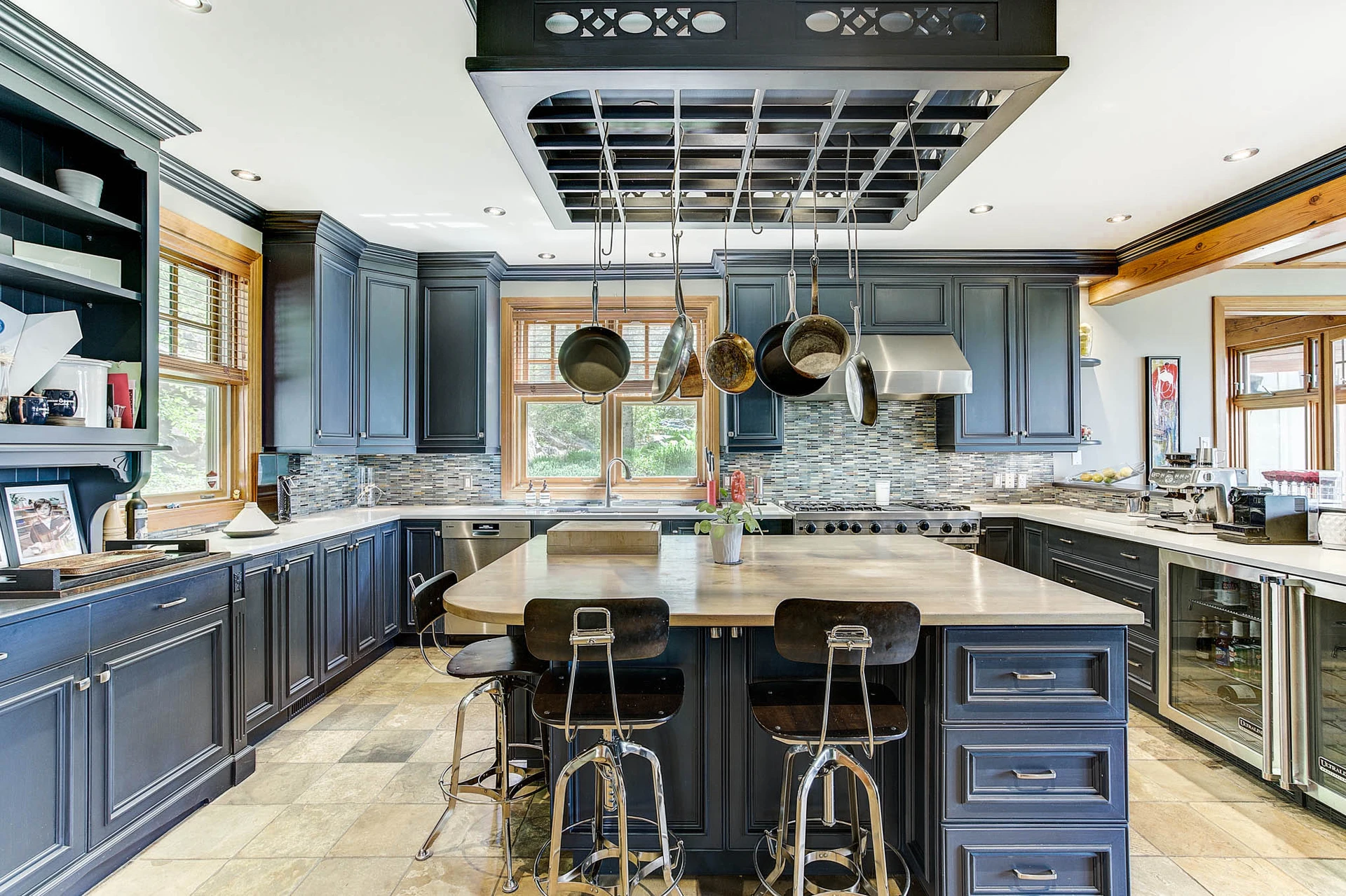 319e02f8-5294-4fe9-854f-39a130db810c