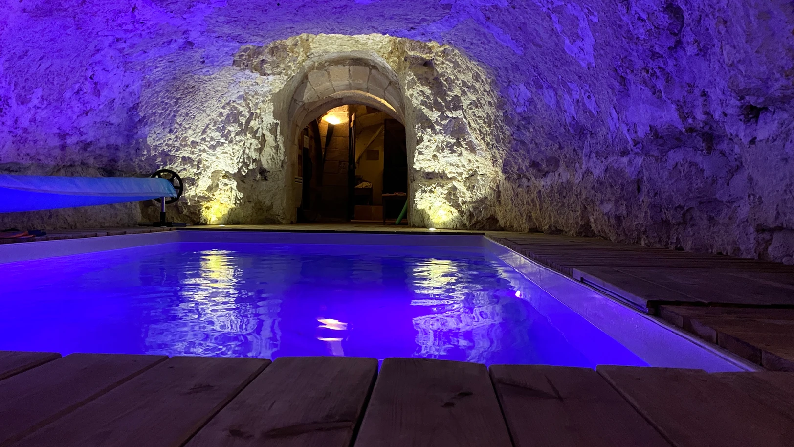 f819d9_5bb9762a385d45878c36b2fedd19bd74_mv2