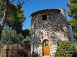 Ancien Moulin Provençal : un hébergement insolite proche d'Aix-en-Provence