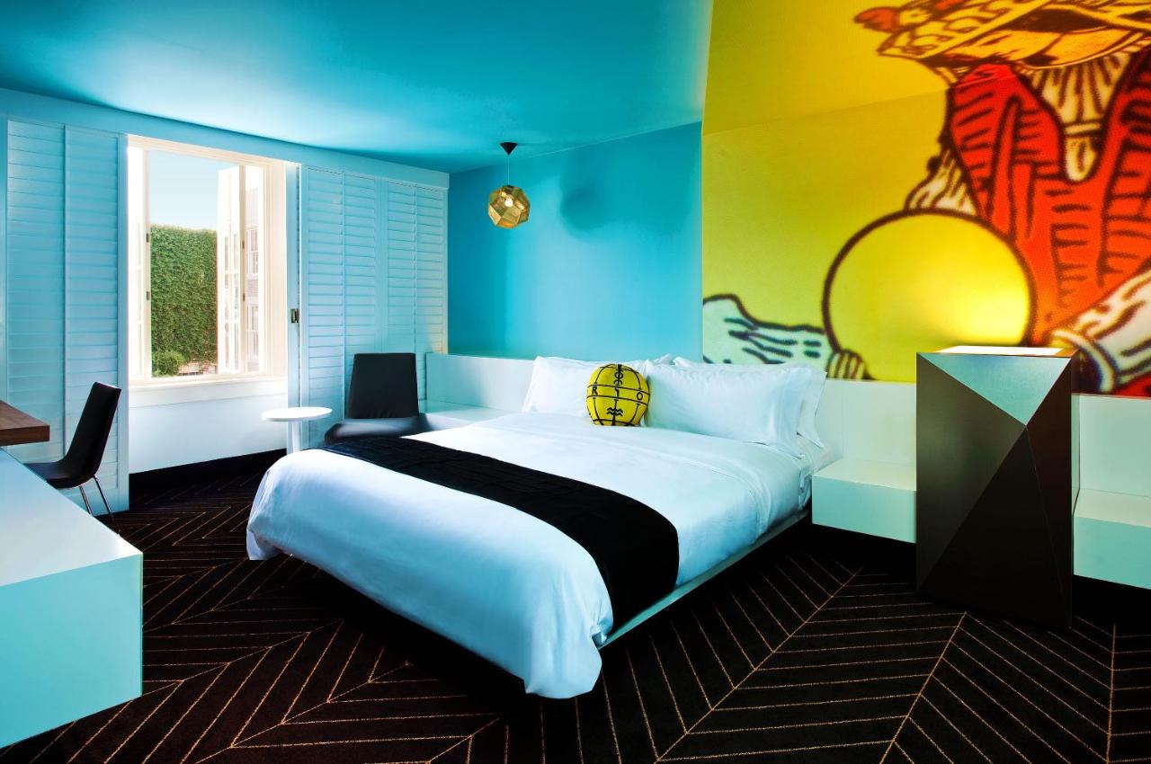 Entrez dans un univers coloré et enchanté de l'hôtel W New Orleans !