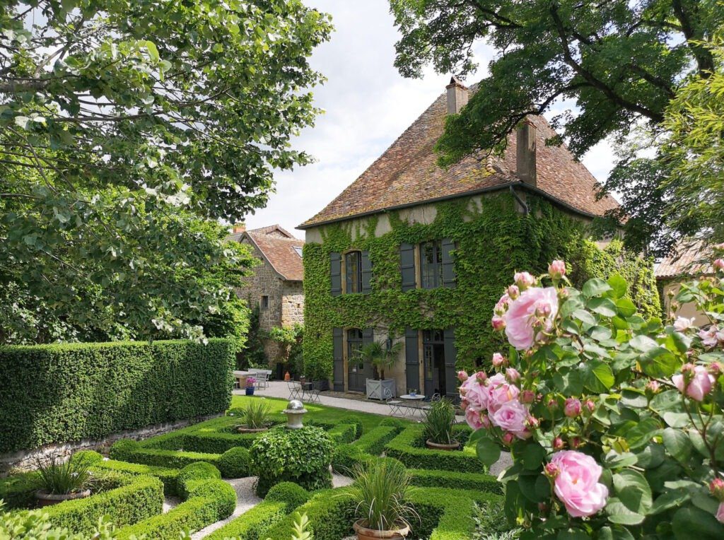 La maison d’hôtes les Tillets est bien située