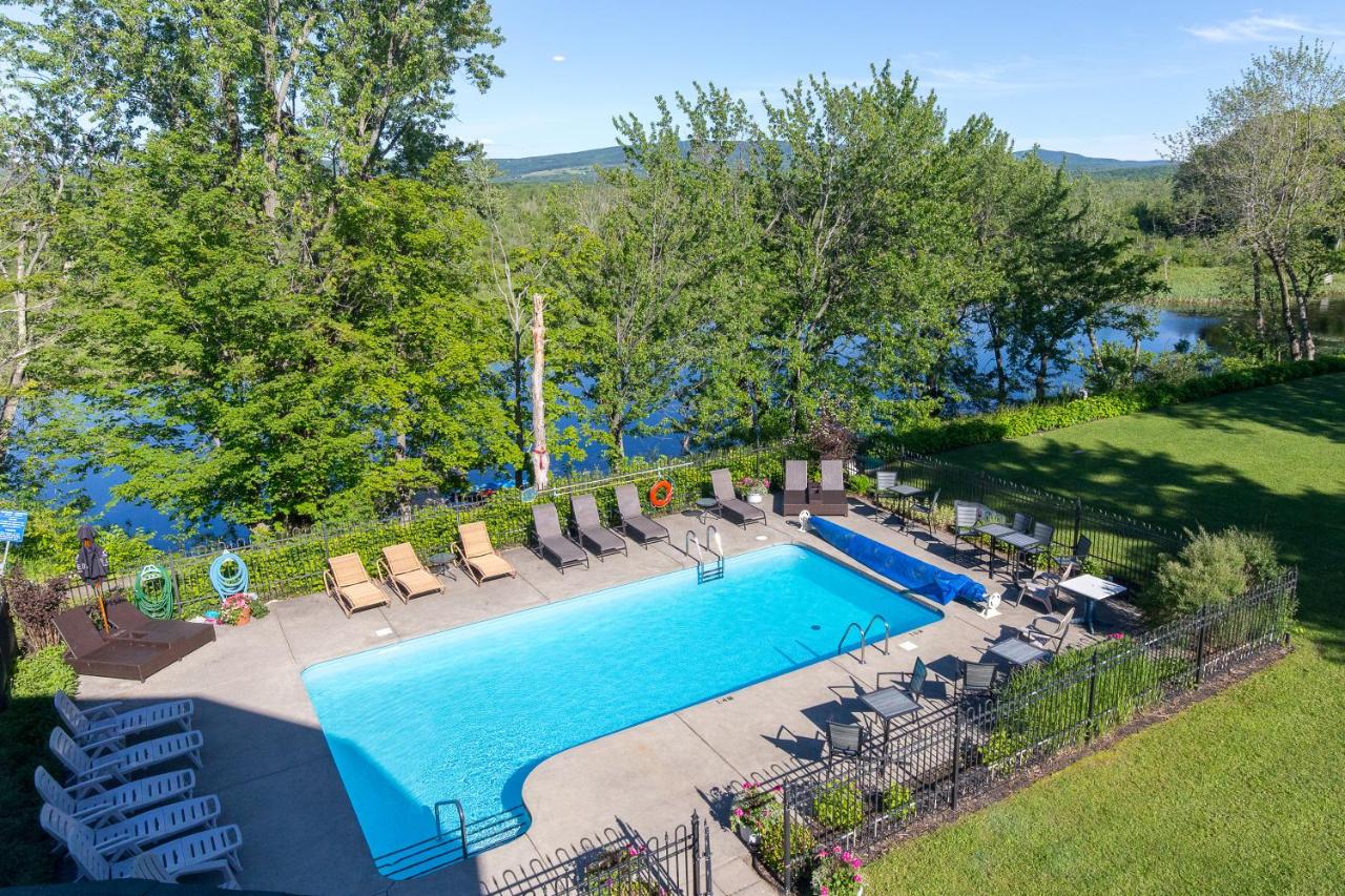Présentation de l'hôtel Suites Lac-Brome