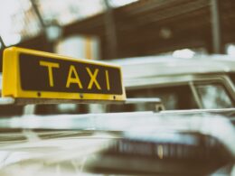 Trouver un taxi à Versailles : comment se déplacer facilement