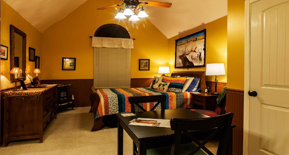 2 Cranes Inn Zion est une maison d'hôtes gay friendly à Rockville dans l'Utah aux États-Unis