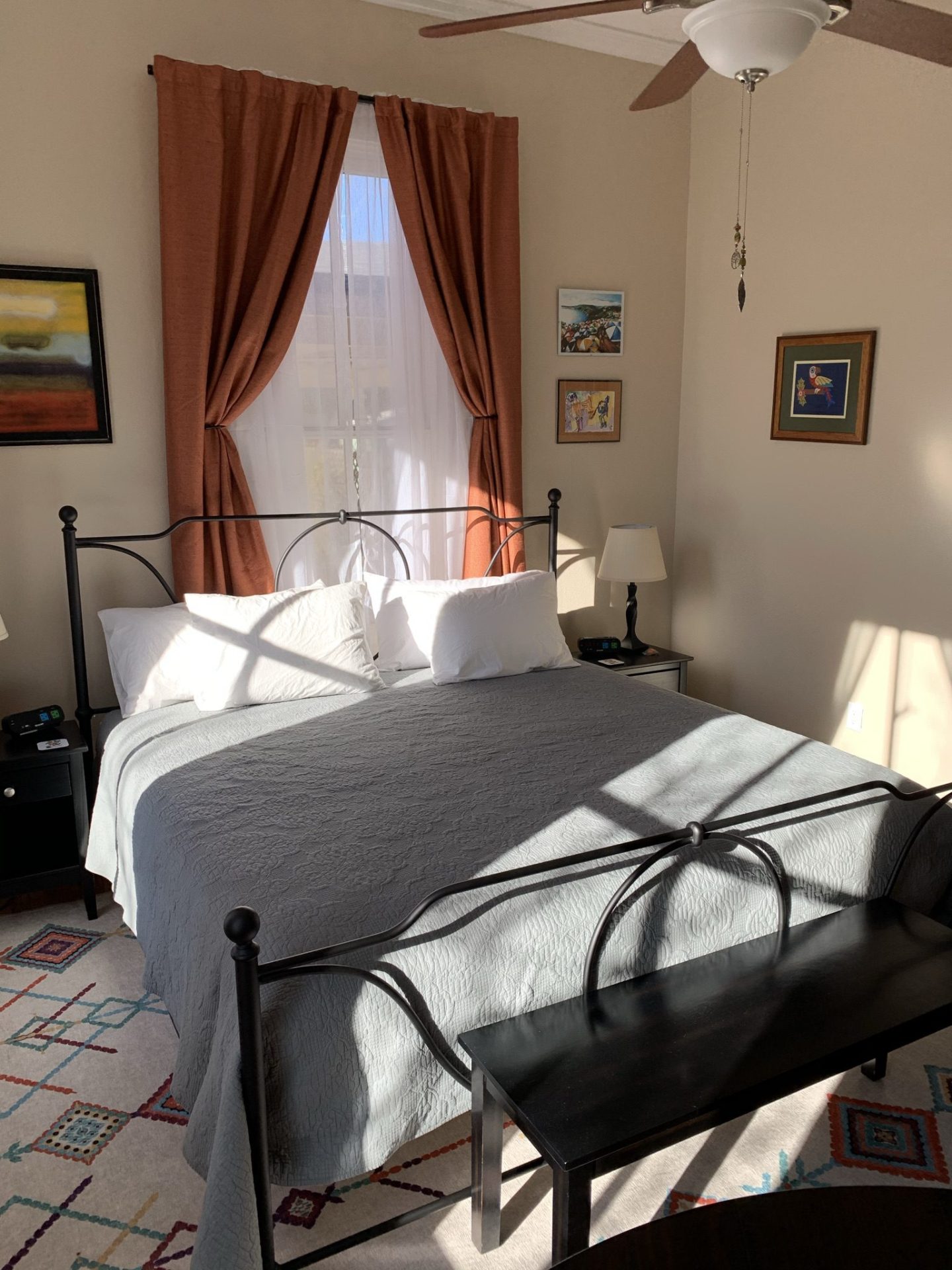 Alpine Bed and Breakfast est une maison d'hôtes gay friendly à Alpine au Texas