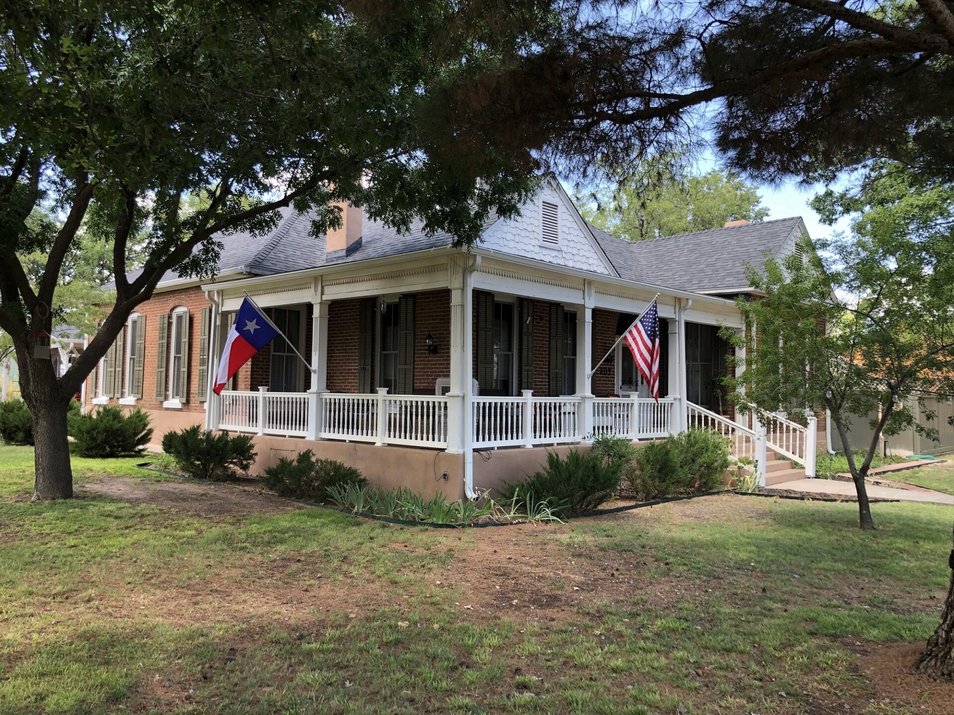 Alpine Bed and Breakfast est une maison d'hôtes gay friendly à Alpine au Texas