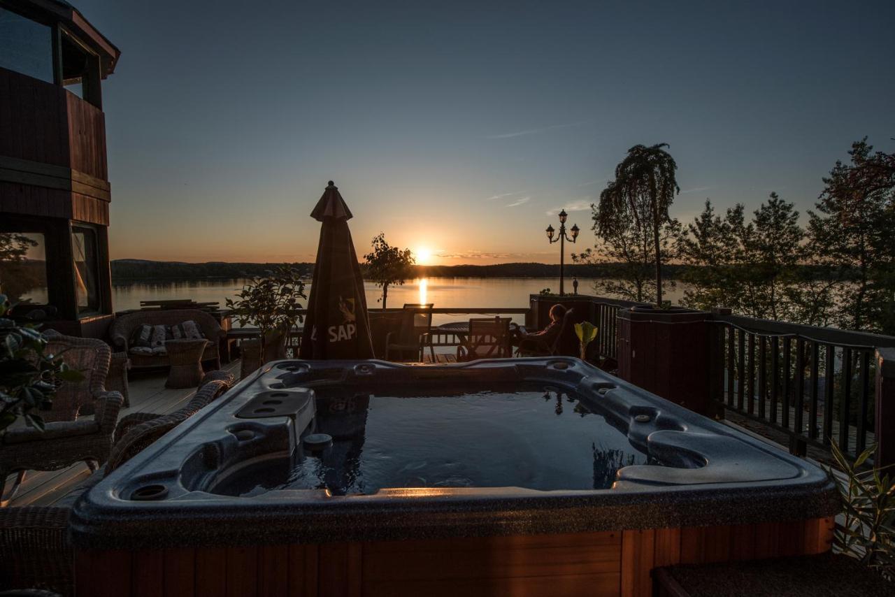 Auberge Villa Bellerive est une maison d'hôtes gay friendly à Nominingue dans les Laurentides au Québec