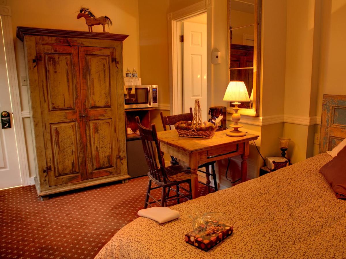 Auberge la Tour du Lac est une maison d'hôtes gay friendly à Saint-Agathe-des-Monts dans les Laurentides au Québec