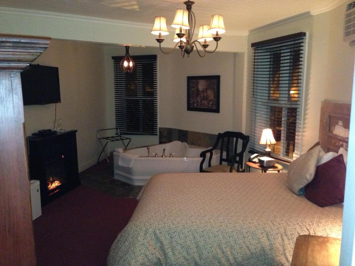 Auberge la Tour du Lac est une maison d'hôtes gay friendly à Saint-Agathe-des-Monts dans les Laurentides au Québec