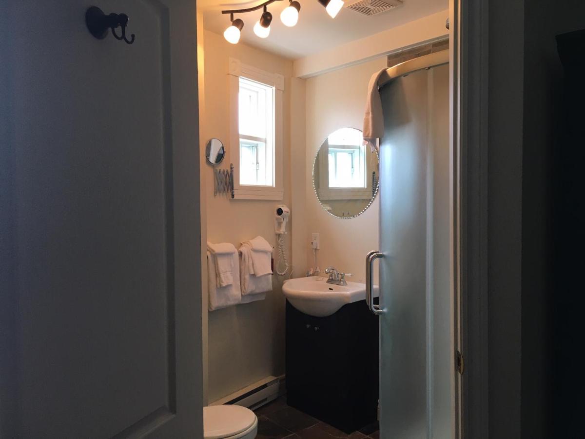 Auberge la Tour du Lac est une maison d'hôtes gay friendly à Saint-Agathe-des-Monts dans les Laurentides au Québec