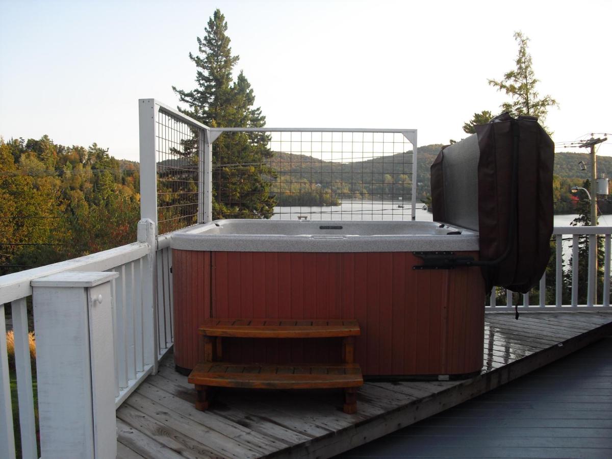 Auberge la Tour du Lac est une maison d'hôtes gay friendly à Saint-Agathe-des-Monts dans les Laurentides au Québec