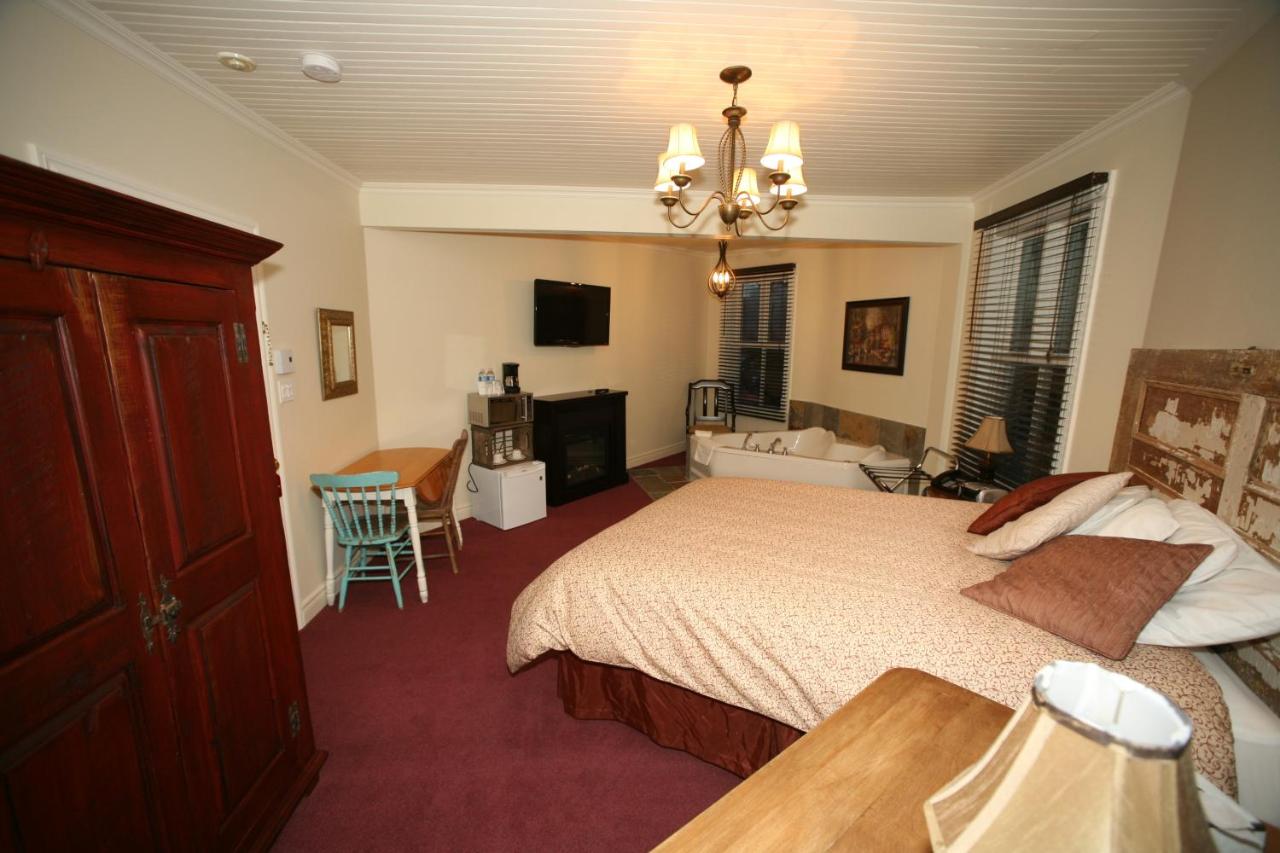 Auberge la Tour du Lac est une maison d'hôtes gay friendly à Saint-Agathe-des-Monts dans les Laurentides au Québec