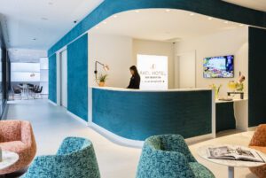 Axel Hotel San Sebastian est un hôtel gay et lesbienne à Saint-Sébastien dans le Pays basque