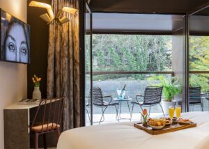 Axel Hotel San Sebastian est un hôtel gay et lesbienne à Saint-Sébastien dans le Pays basque