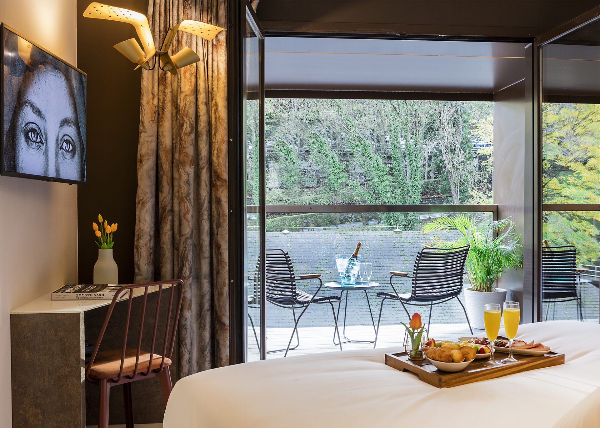 Axel Hotel San Sebastian est un hôtel gay et lesbienne à Saint-Sébastien dans le Pays basque