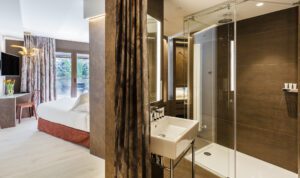 Axel Hotel San Sebastian est un hôtel gay et lesbienne à Saint-Sébastien dans le Pays basque