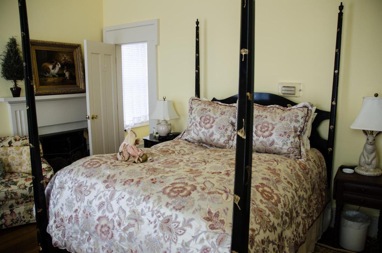 Bourbon Manor Bed & Breakfast Inn est une maison d'hôtes gay friendly à Bardstown dans le Kentucky aux États-Unis