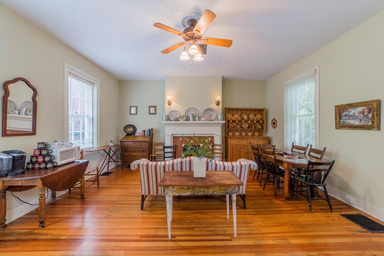 Bourbon Manor Bed & Breakfast Inn est une maison d'hôtes gay friendly à Bardstown dans le Kentucky aux États-Unis