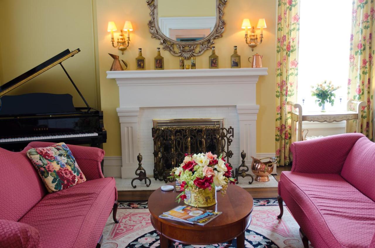 Bourbon Manor Bed & Breakfast Inn est une maison d'hôtes gay friendly à Bardstown dans le Kentucky aux États-Unis