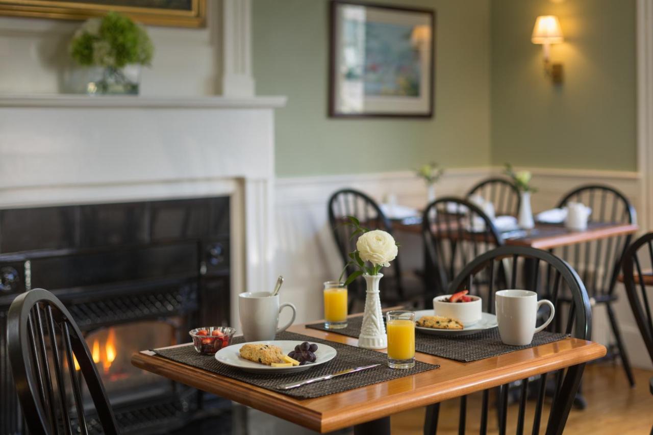 Brass Lantern Inn est une maison d'hôtes gay friendly à Stowe dans le Vermont aux États-Unis