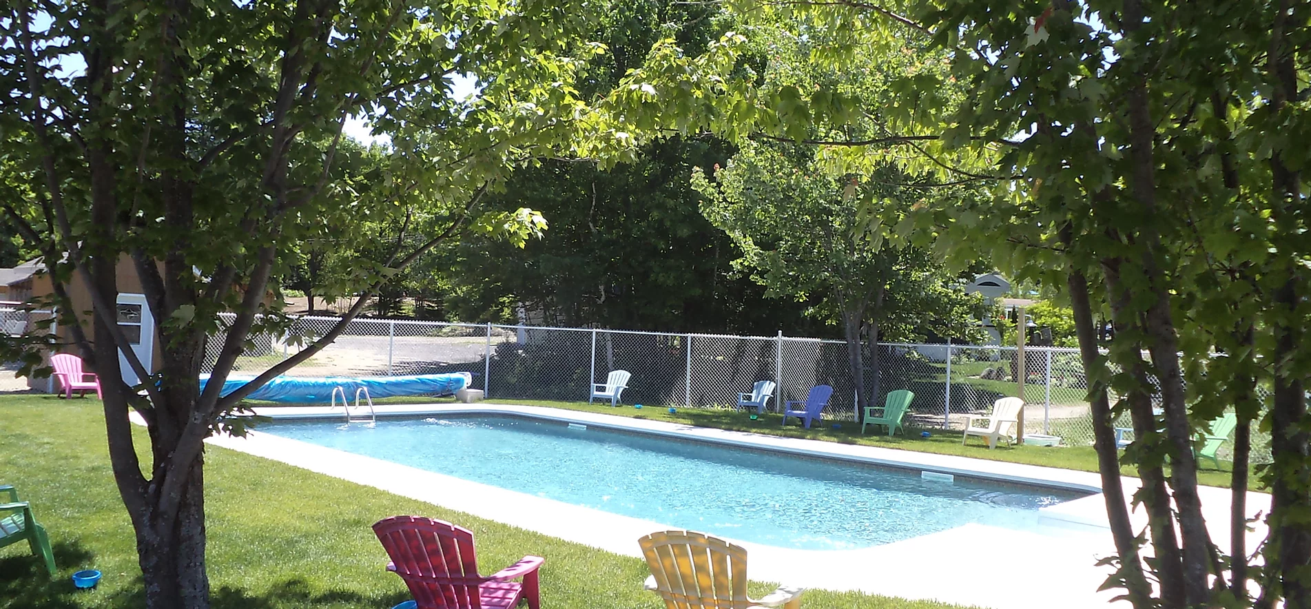 Camping de la Fierté est un camping exclusivement gay à Sainte-Julienne dans Lanaudière au Québec