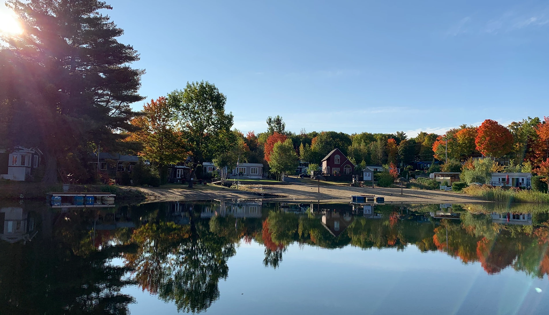 Camping de la Fierté est un camping exclusivement gay à Sainte-Julienne dans Lanaudière au Québec