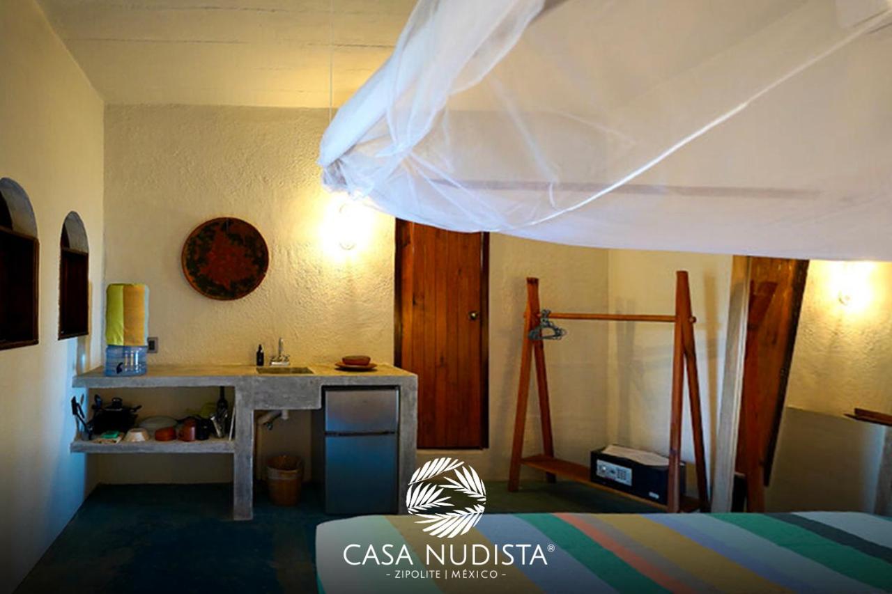 Casa Nudista Zipolite est un hôtel LGBT et naturiste à Zipolite au Mexique