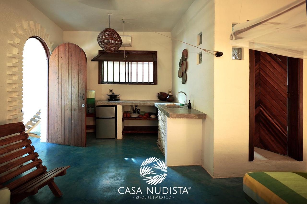 Casa Nudista Zipolite est un hôtel LGBT et naturiste à Zipolite au Mexique