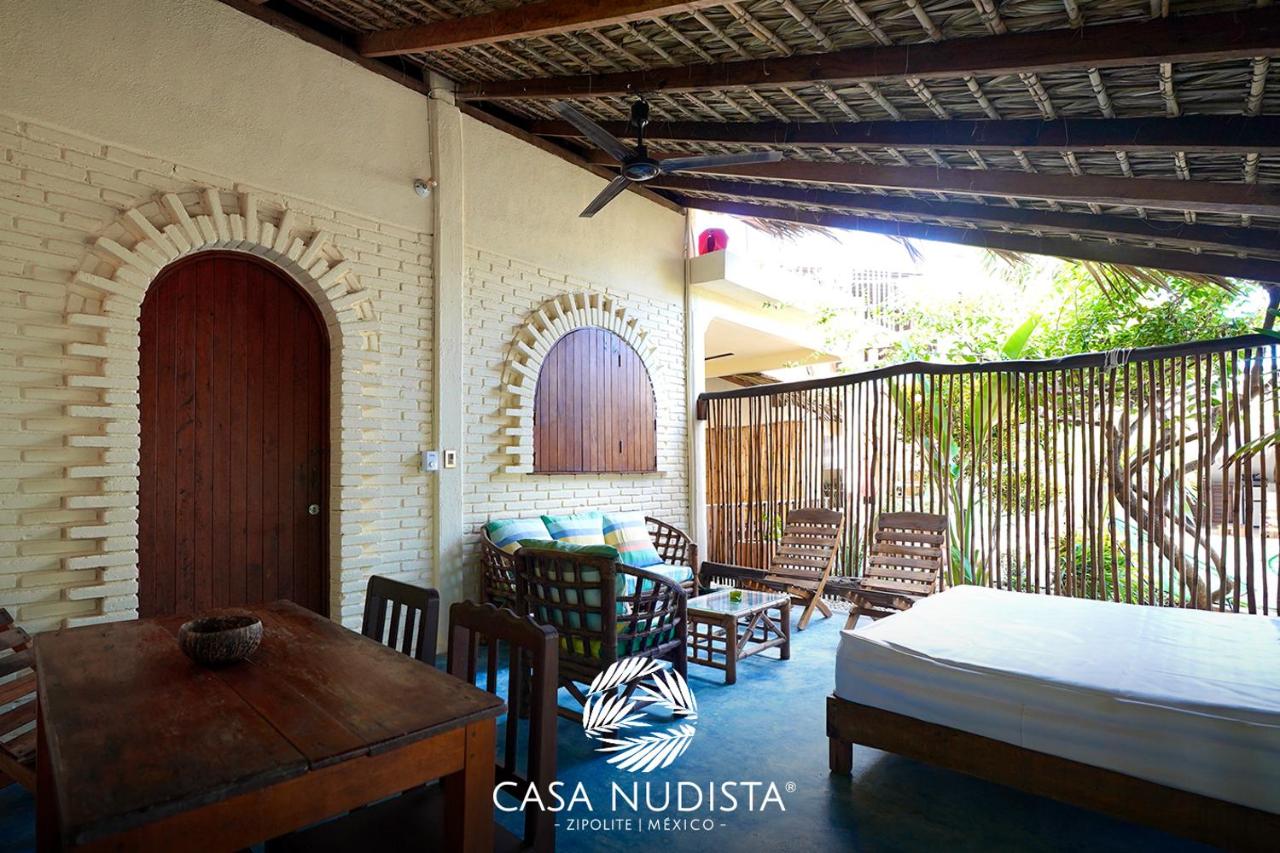 Casa Nudista Zipolite est un hôtel LGBT et naturiste à Zipolite au Mexique