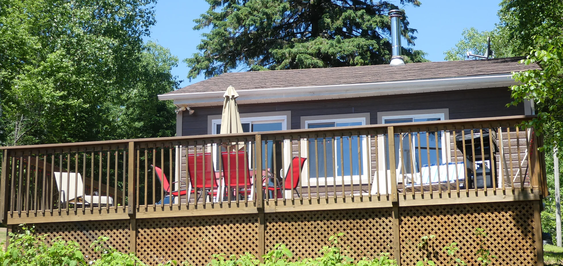 Chalets de l'Aiglon propose un chalet locatif gay friendly à Chute Saint Philippe dans les Laurentides au Québec