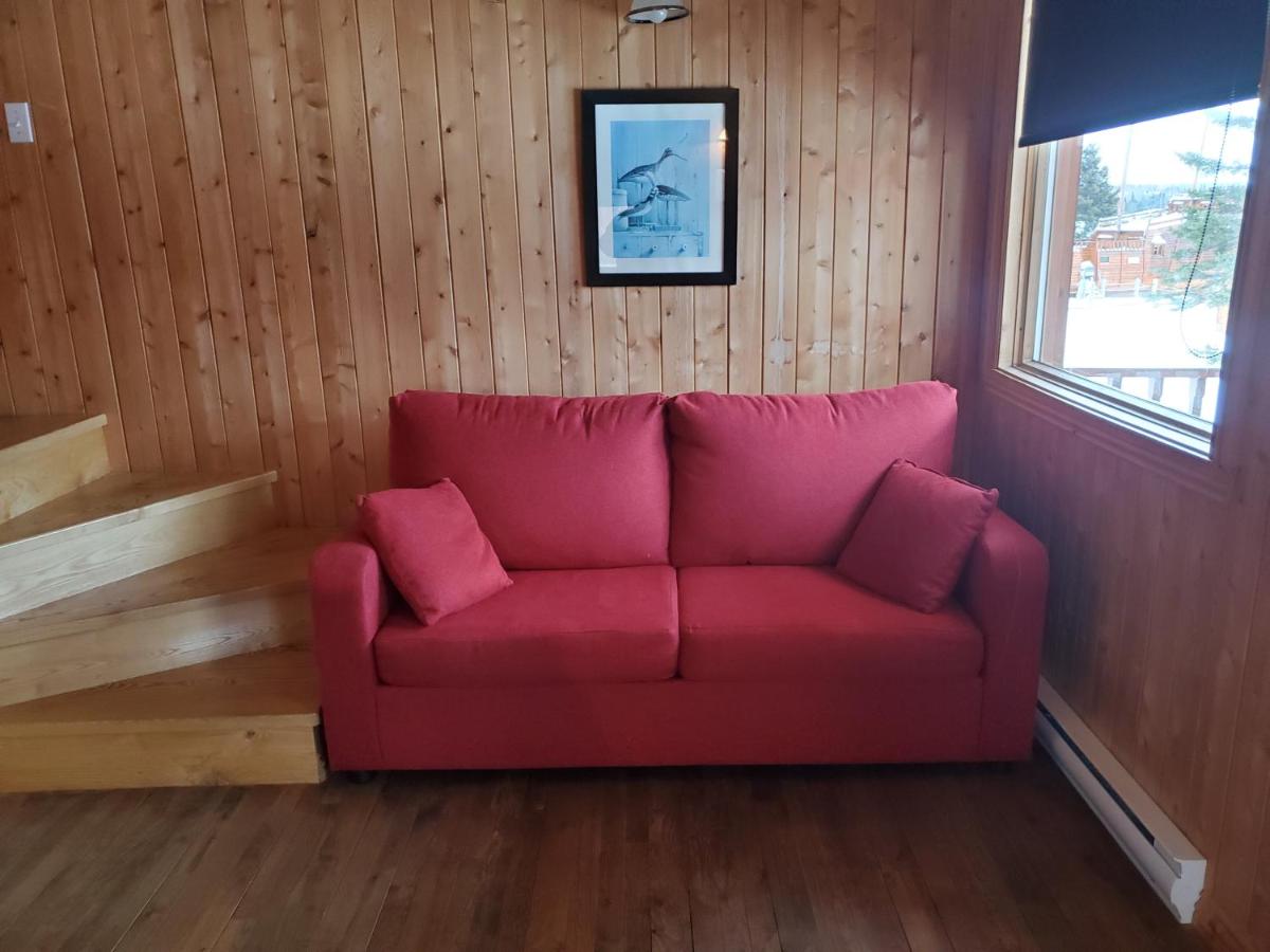 Chalets de l’Anse Ste-Hélène est un chalet gay friendly à Maria en Gaspésie au Québec