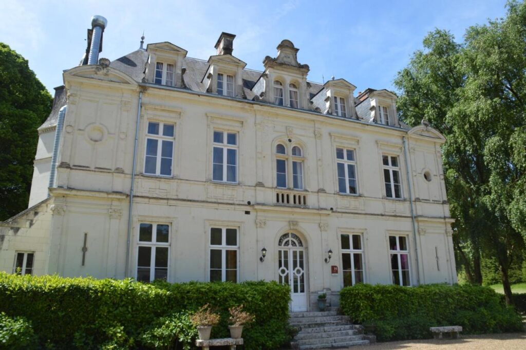 Hôtel Château de Vallagon Art est un hôtel gay friendly à Bourré en Loir et Cher