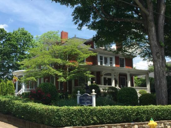 Chestnut Street Inn est une maison d'hôtes gay friendly à Asheville dans la Caroline du Nord aux États-Unis