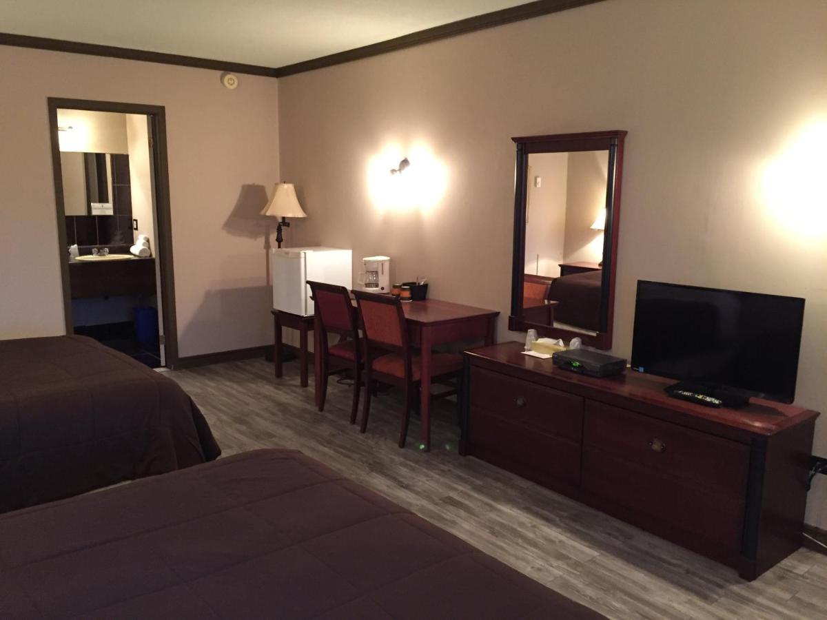 Complexe Dix80 est un hôtel gay friendly à Mont Laurier dans les Laurentides au Québec