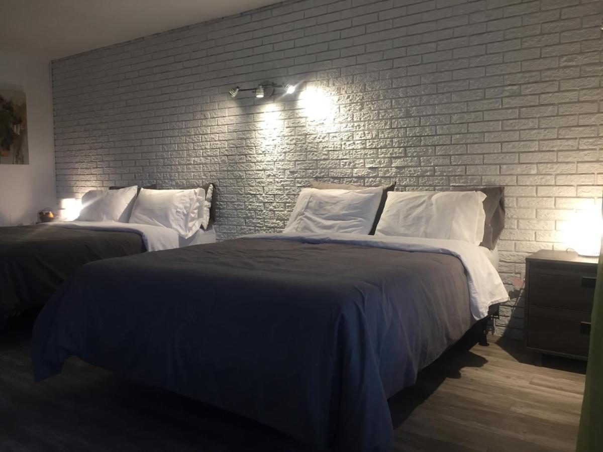 Complexe Dix80 est un hôtel gay friendly à Mont Laurier dans les Laurentides au Québec
