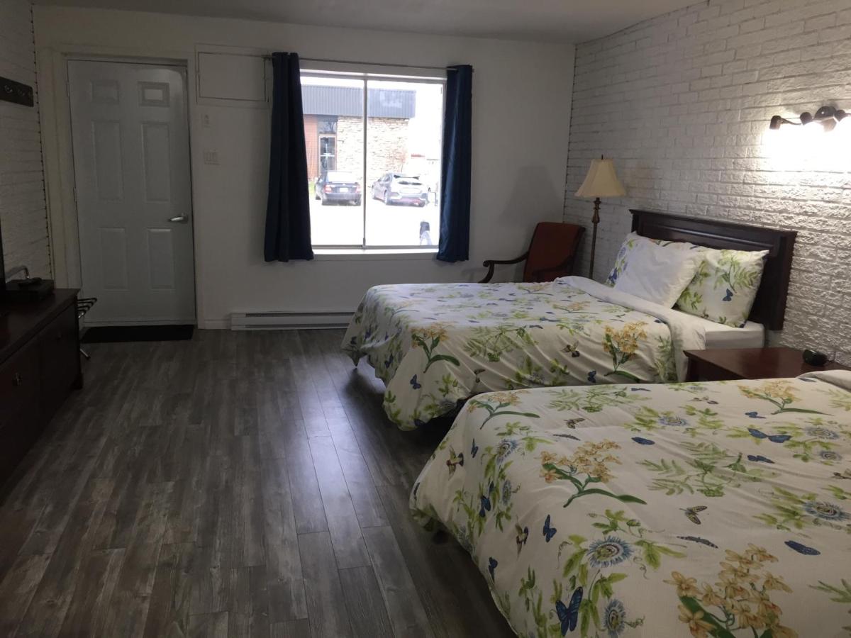 Complexe Dix80 est un hôtel gay friendly à Mont Laurier dans les Laurentides au Québec