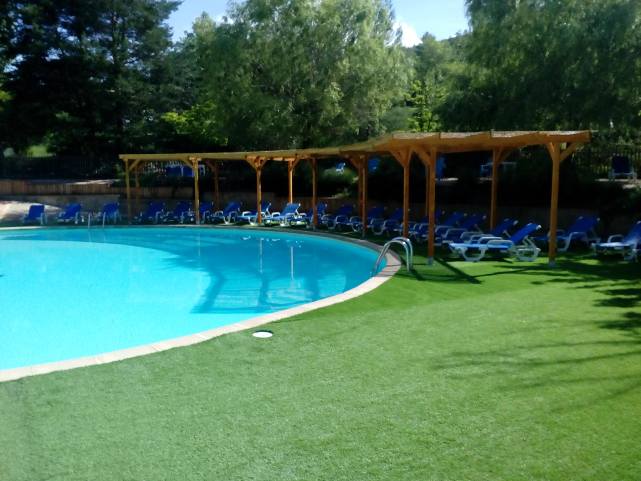 Domaine Les Lauzons est un camping naturiste gay friendly à Limans près de Forcalquier