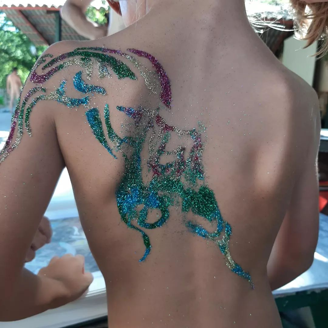 Domaine Les Lauzons est un camping naturiste gay friendly à Limans près de Forcalquier